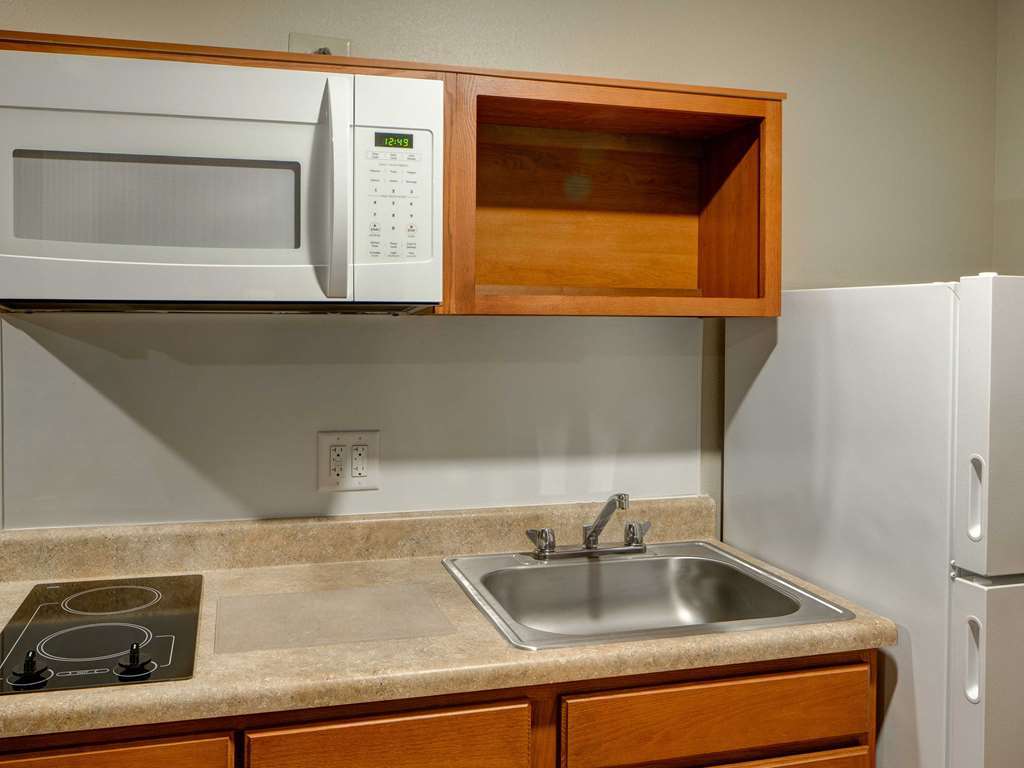 Woodspring Suites Waco Near University Room photo